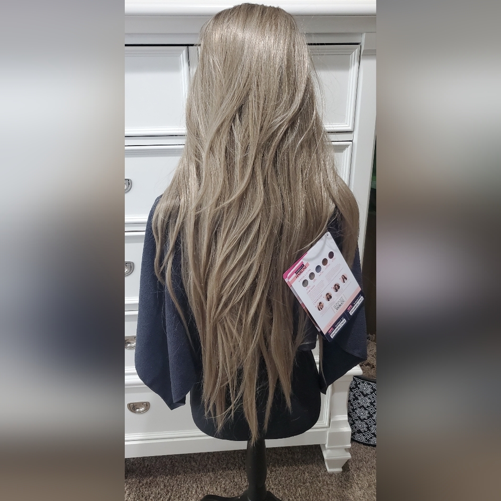 NWT Swiss Lace Outre Perfect Hairline Shaday 32" in color DR4/ASHBLONDE